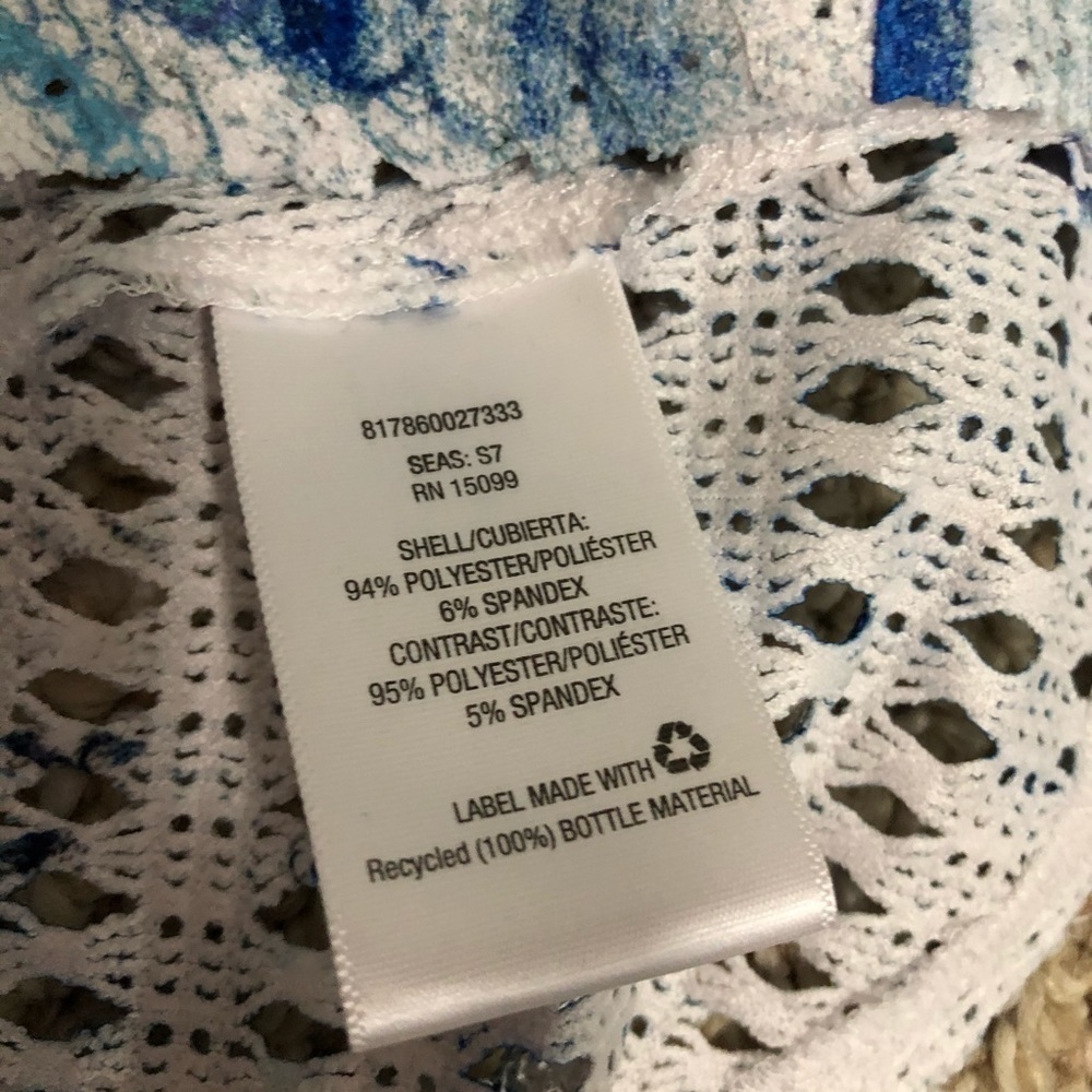 Simply Styled Two Layer Sharkbite Cold Shoulder - image 4